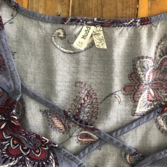 Small/Xsmall tops - Picture 3 of 12